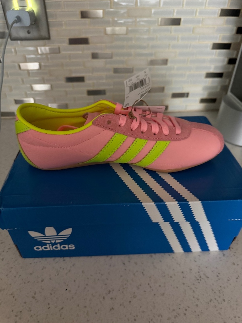 Adidas W6 Tokyo